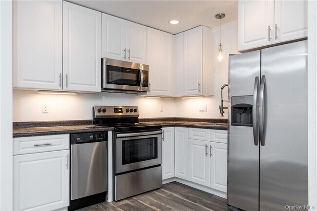 Primary Photo - 36 Main St