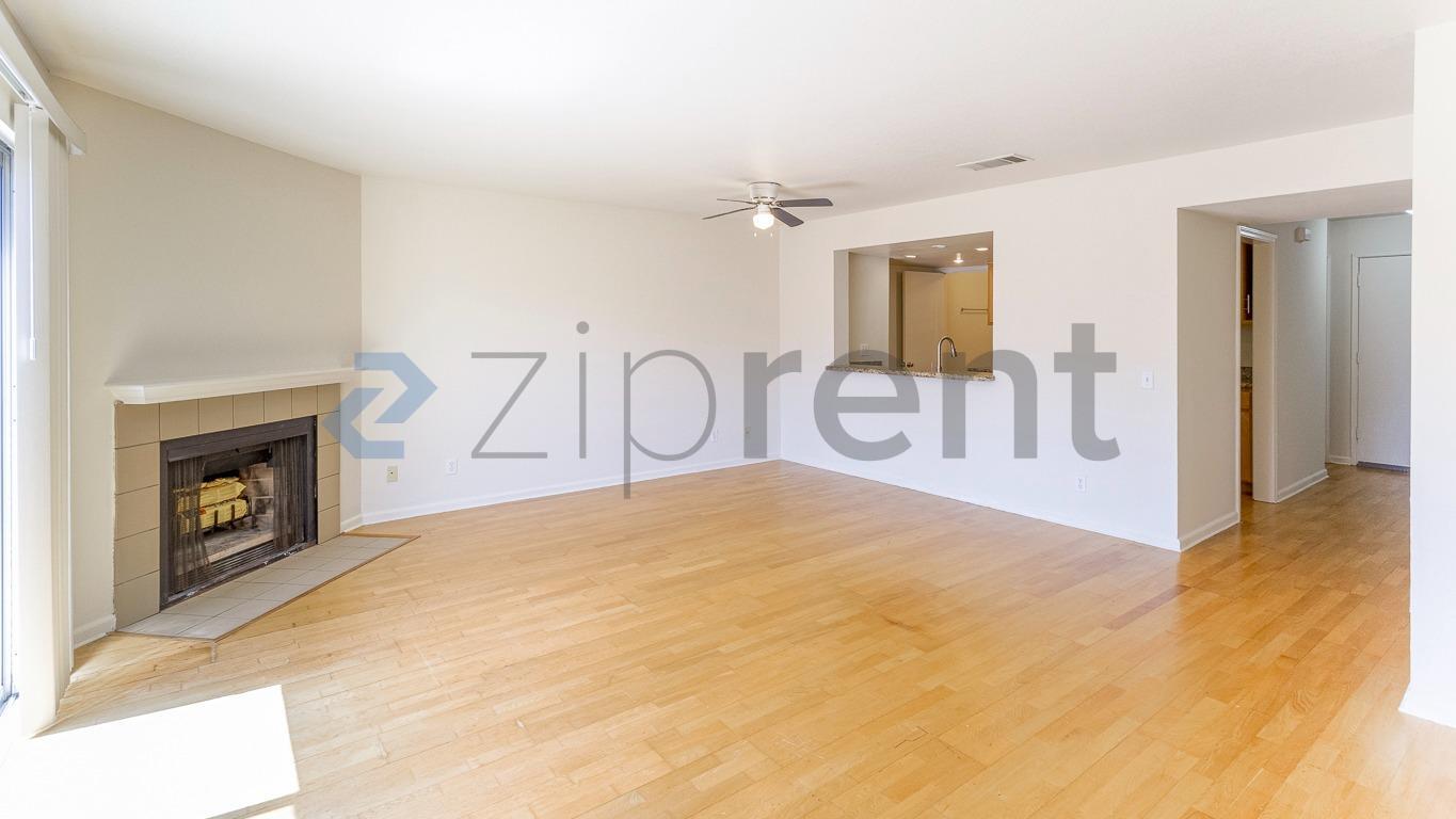 Building Photo - Unit