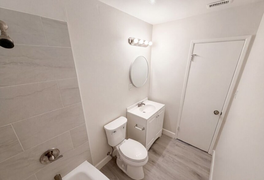 Building Photo - 14809 Dancer St