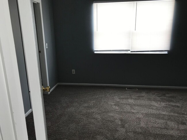 Building Photo - Lawrence Twp - 3 bedroom townhome