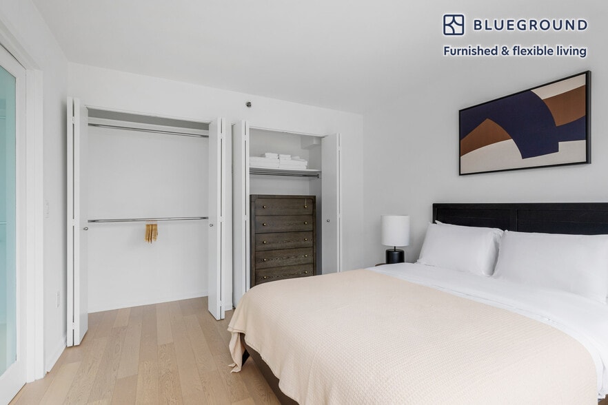 Building Photo - 535 W 23 St