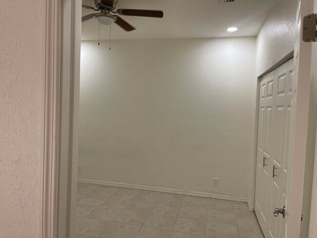 Building Photo - 1084 Crassula Ct