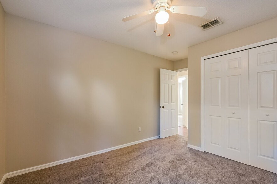 Building Photo - 232 Valley Edge Dr