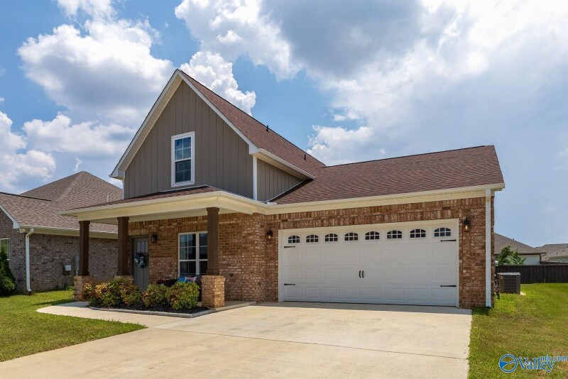 Building Photo - 15695 Landview Ln