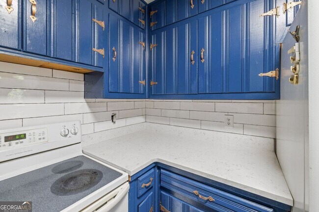 Building Photo - 4041 Fincher Dr