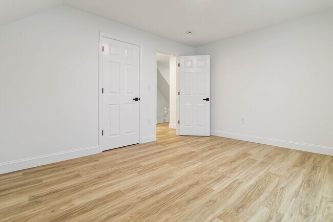 Building Photo - 2 Elmwood St