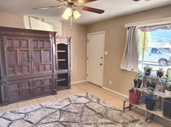 Building Photo - OPEN 8-2-25  12-1PM; Remodeled 4Br-2Ba hou...
