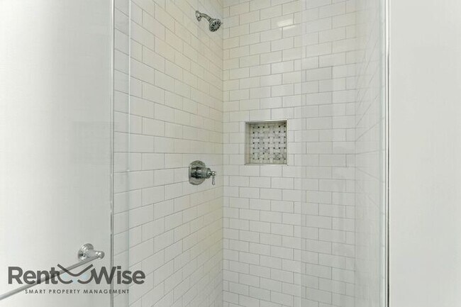 Building Photo - 61 Marview Way
