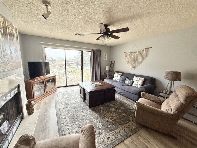 Building Photo - 5371 Central Ave