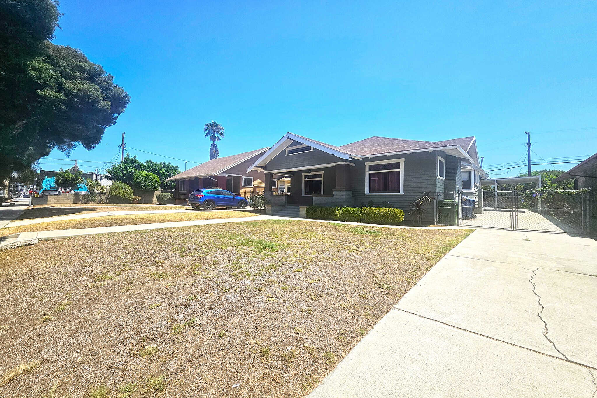 Building Photo - 648 N Heliotrope Dr
