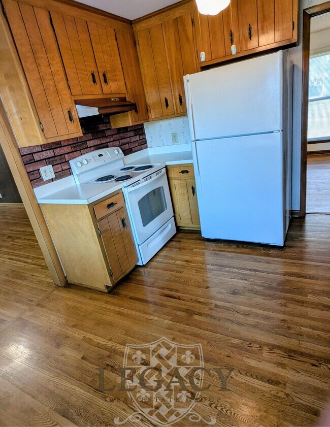 Building Photo - 3042 Old Murfreesboro Rd