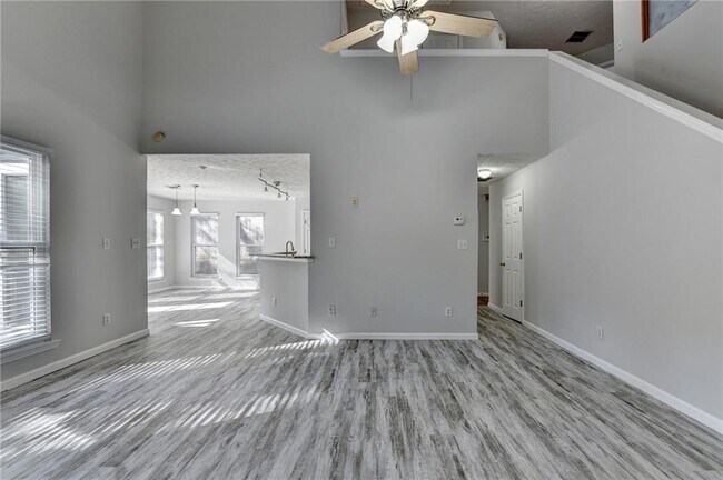 Building Photo - 1112 Ashbury Dr