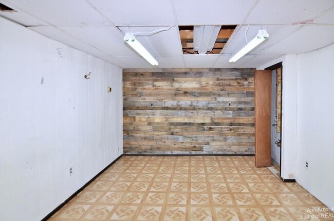 Building Photo - 8807 Tavistock Dr