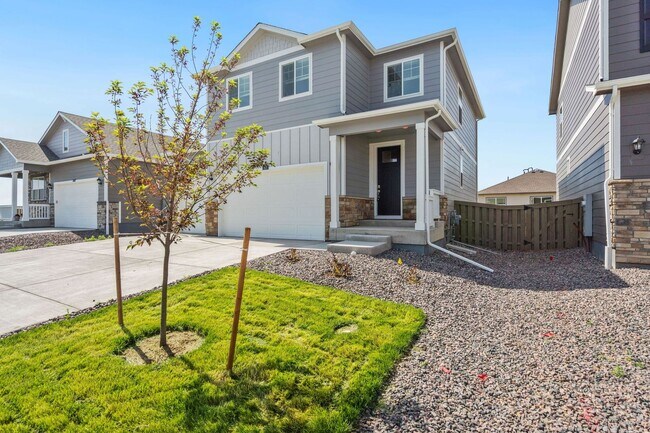 Building Photo - 3 bedroom, 2 1/2 bath home in Tailholt!