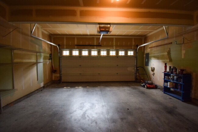 Building Photo - NEW LOWERED RENT!  Wow! Beautiful 4 Bedroo...