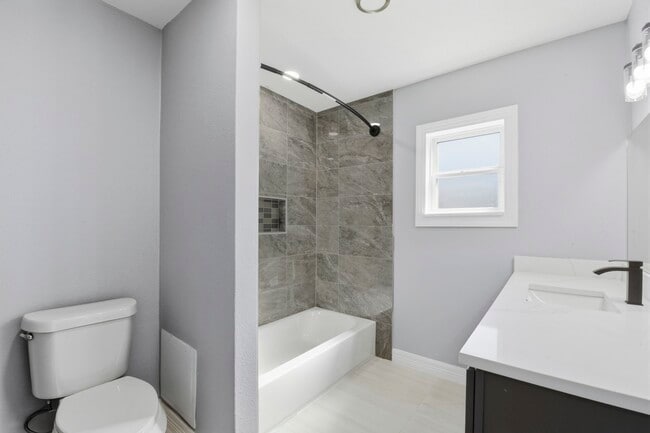 Building Photo - 1415 Avenue H