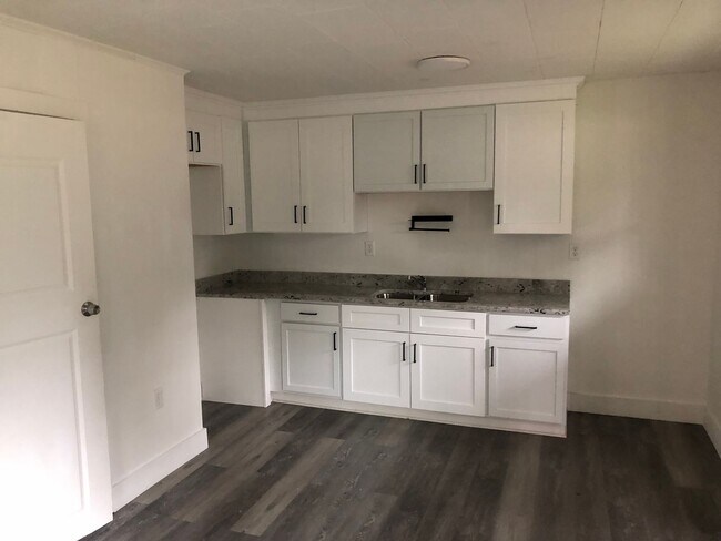 Building Photo - 1729-1731 Old Lynwood Circle