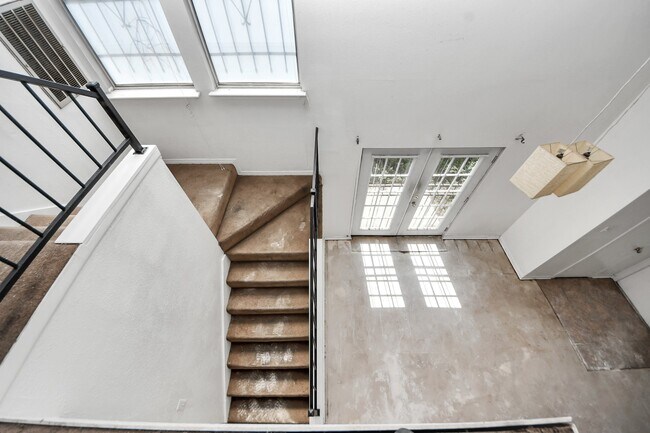 Building Photo - 5747 Easthampton Dr