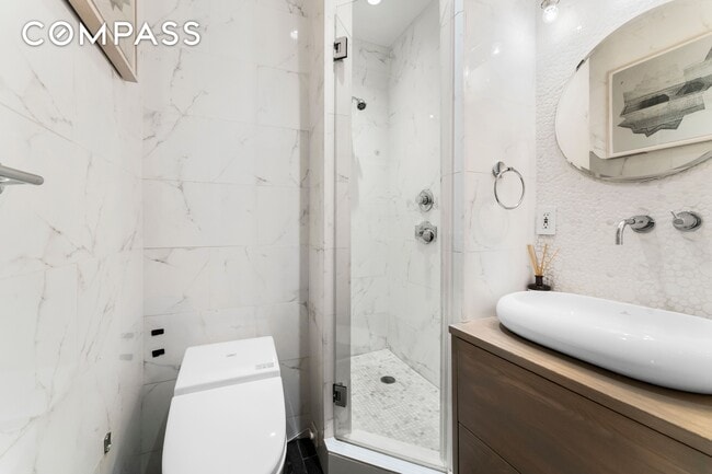 Building Photo - 20 E 17th St