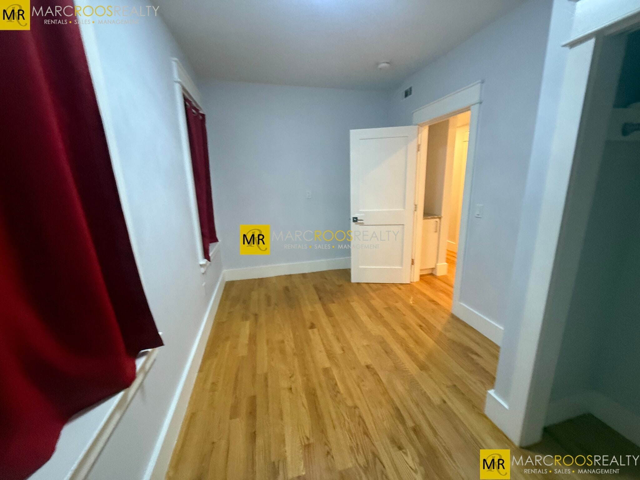 Building Photo - 331 Chelsea St