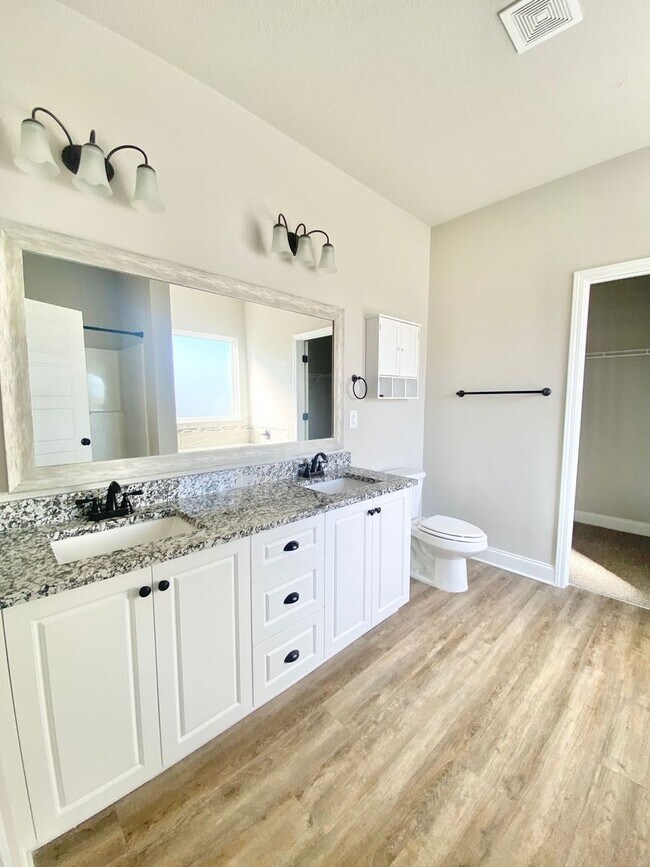 Building Photo - $1000 OFF 1st month rent!!!!Guyton Beauty!...