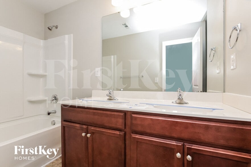 Building Photo - 7515 Niccoline Ln