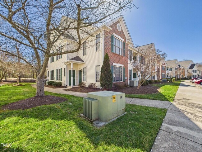 Building Photo - 2111 Kudrow Ln