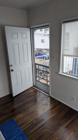 Building Photo - 803 1/2 Indiana Ave