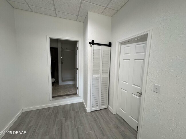 Building Photo - 6088 S Williamson Blvd