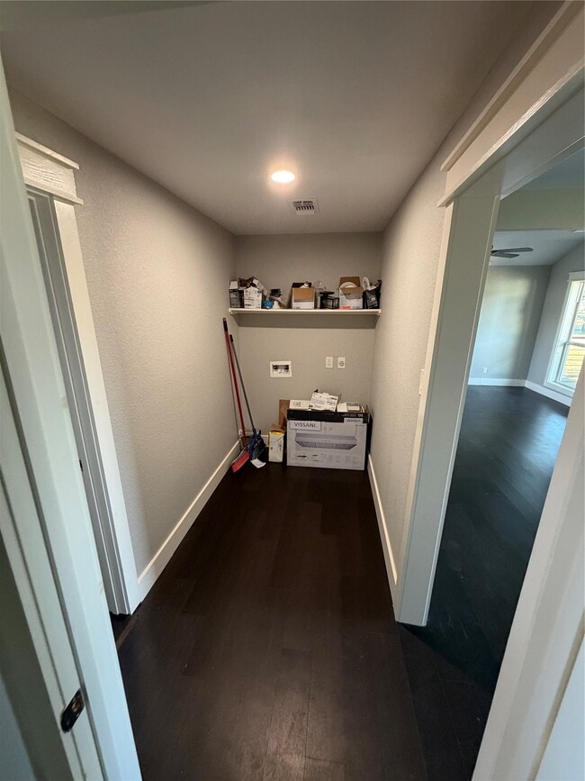 Building Photo - 8922 Allwood St