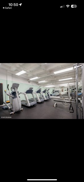 Gym - 2000 N Lincoln Park W
