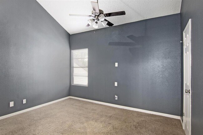 Building Photo - 12900 Walden Rd