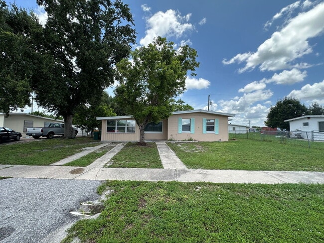Building Photo - Charming 3 Bedroom, 1 Bath Home in Port Ch...