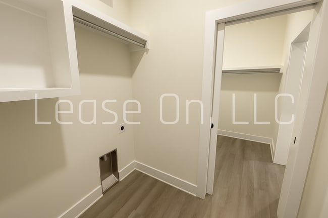 Building Photo - Spacious 3 Bedroom Home in Chalet Ridge with Large Yard