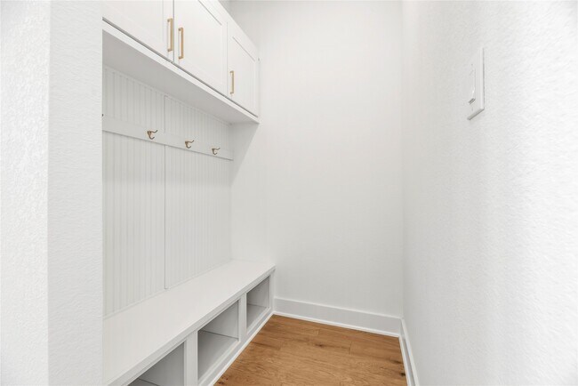 Building Photo - 541 Sprigtail Dr