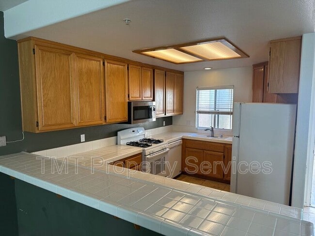 Building Photo - 1284 Chaparral Cir
