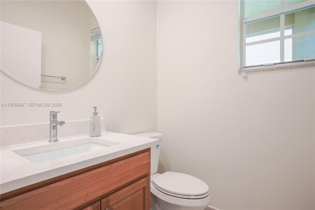 Building Photo - 1518 Fenton Dr