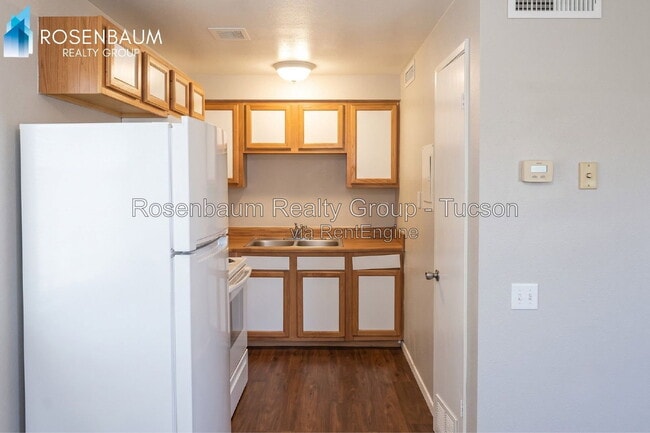 Building Photo - 3028 N Castro Ave
