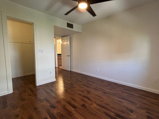 Building Photo - 2 Bed | 2 Bath Condo in Gated Phoenix Community