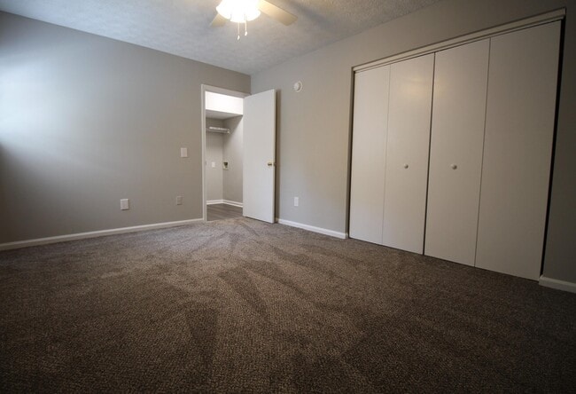 Building Photo - 414 Lakeview Dr