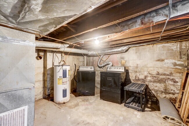 Building Photo - 64 E Innis Ave