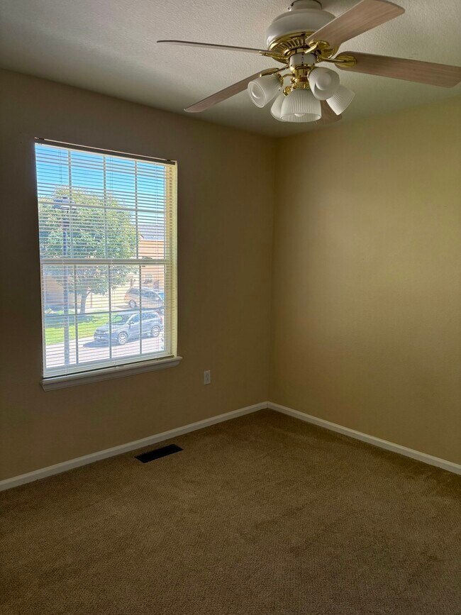 Building Photo - 4338 E Brookwood Dr