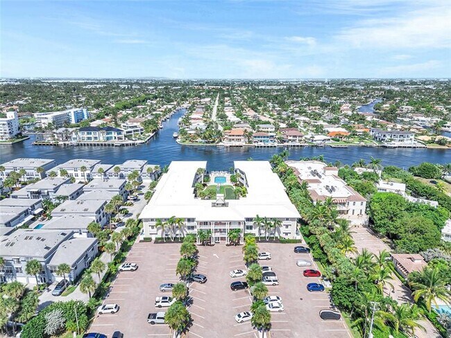 Primary Photo - 1198 Hillsboro Mile