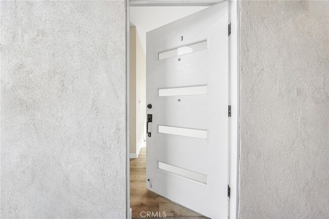 Building Photo - 1002 E 33rd St