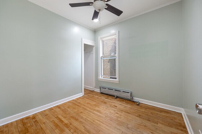 Building Photo - 2324 N Harding Ave
