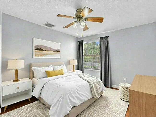 Building Photo - 21018 Vía Eden