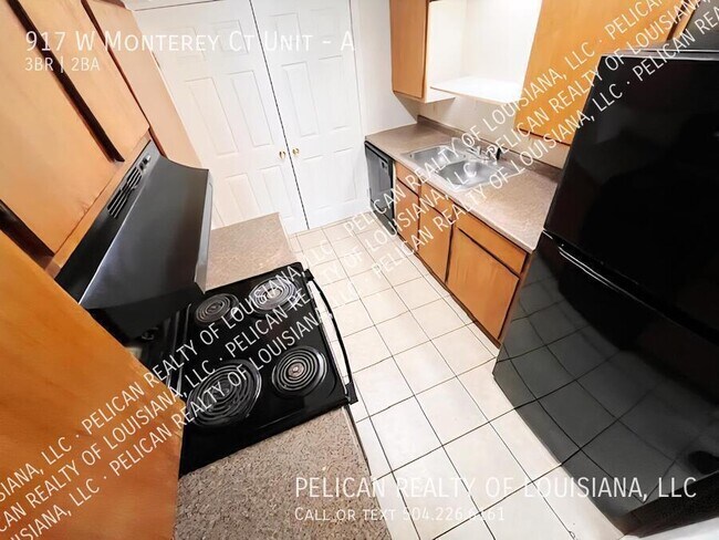 Building Photo - 917 Monterey Ct S