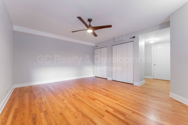 Building Photo - 816 W Sunnyside Ave