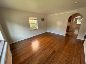 Building Photo - 3002 Glenway Ave