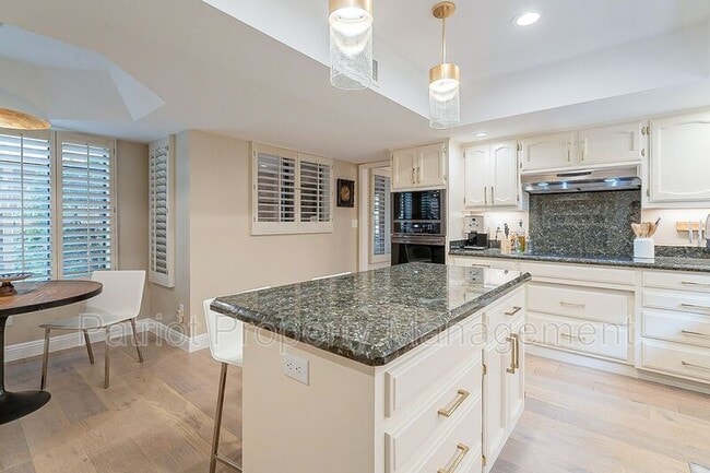 Building Photo - 8602 E Vista Del Lago